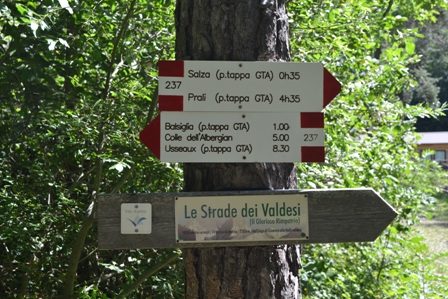 Il Sentiero dei Versi – A Massello (TO) il primo percorso assistito per ipovedenti in un bosco alpino