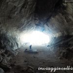 Golfo di Orosei con i bambini: all'ombra all'interno della grotta
