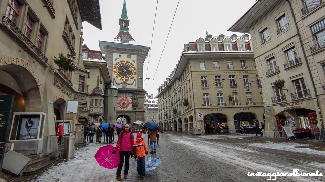 mercatini di natale di Berna in camper torre orologio